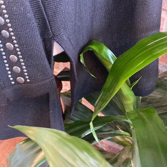 Design 365 1X black long open shoulder sleeve sweater - Picture 7 of 9